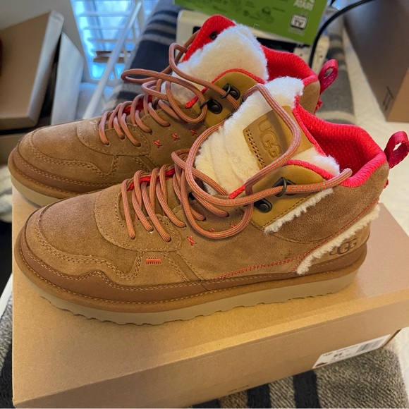 COPY - Ugg Highland Hi Heritage Shoe - Picture 3 of 6